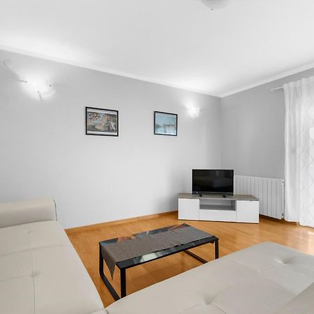 Villa Hope - Apartments With Shared Pool ポレッチ 部屋 写真