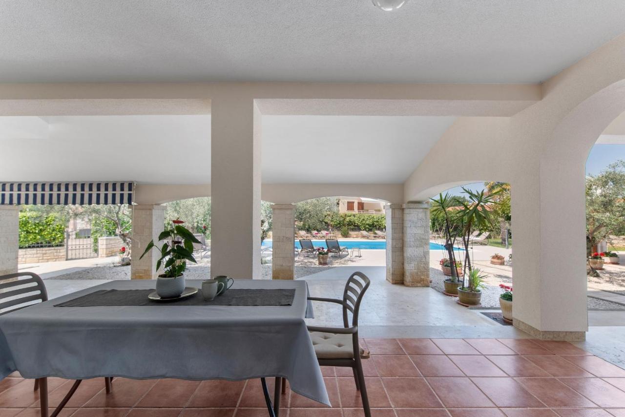 Villa Hope - Apartments With Shared Pool ポレッチ エクステリア 写真