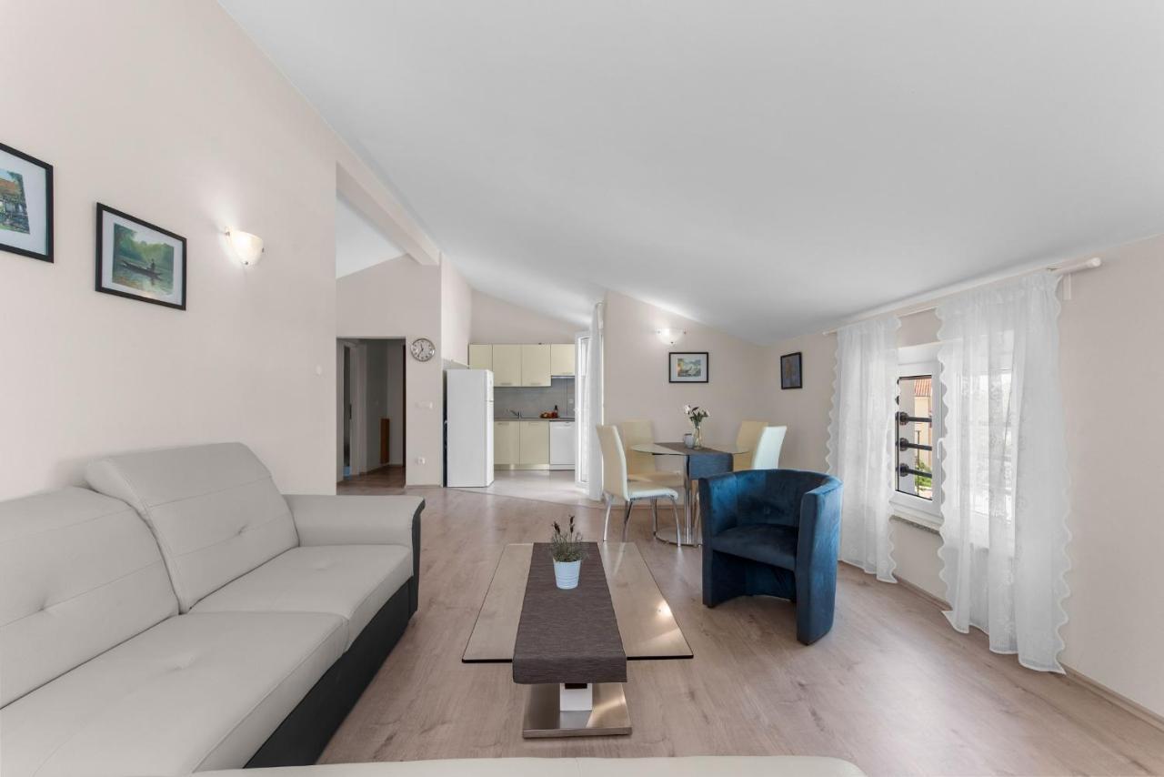 Villa Hope - Apartments With Shared Pool ポレッチ エクステリア 写真