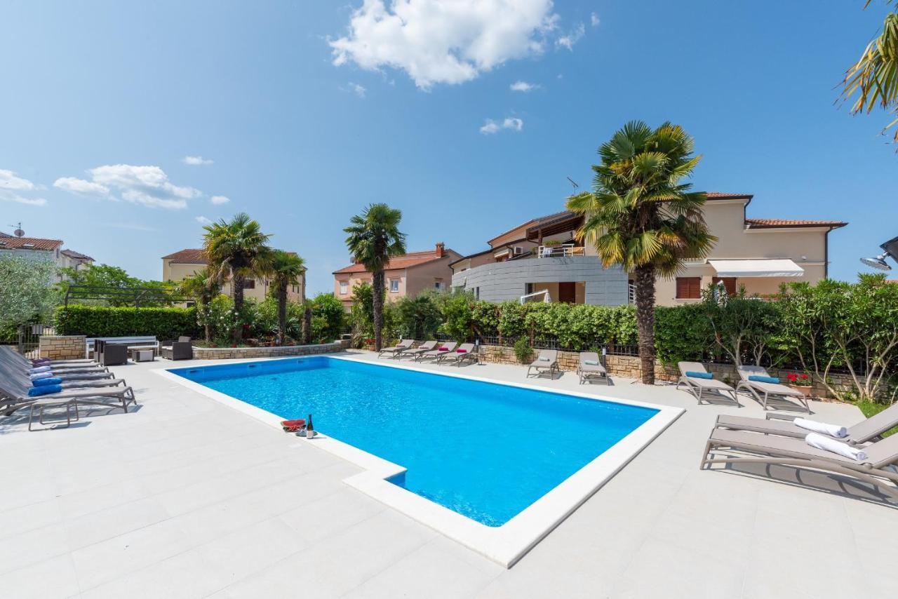 Villa Hope - Apartments With Shared Pool ポレッチ エクステリア 写真