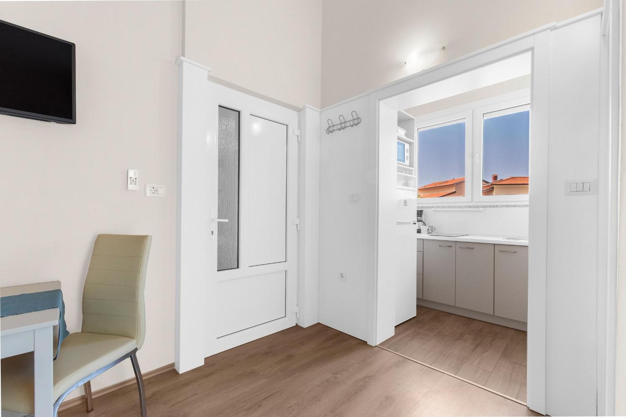 Villa Hope - Apartments With Shared Pool ポレッチ 部屋 写真